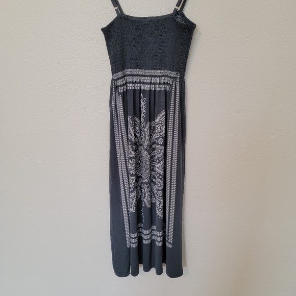 Elegant Gray and White Spaghetti Strap Midi Dress Sz M Crisrina Love - Picture 4 of 7